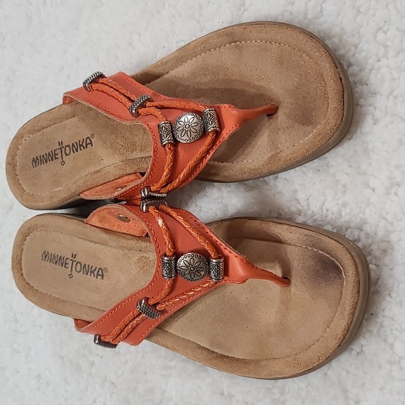 Minnetonka Shoes - Minnetonka Womens Leather Sandals Orange Straps Silvertone Bead Accents Sz 6 GUC
